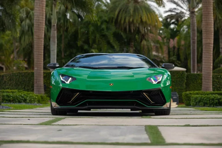 Este Lamborghini Aventador con complejo de Miura puede ser tuyo