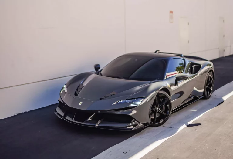 1016 Industries viste tu Ferrari SF90 de fibra de carbono por una fortuna