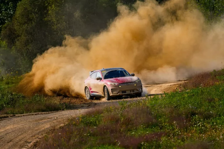 El Ford Mustang Mach-E Rally fue sometido a todas estas torturas