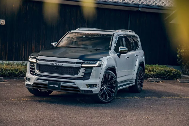 Liberty Walk se la juega con el Toyota Land Cruiser 300