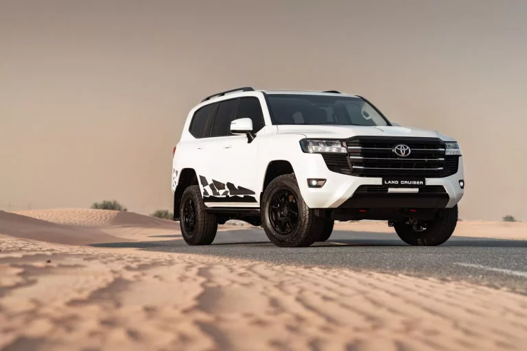 El Toyota Land Cruiser con el que homenajean sus éxitos en el Dakar