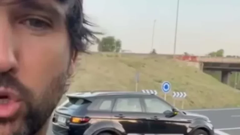 El famoso cantante que desea ‘desguazar’ su coche y lo sube a redes sociales