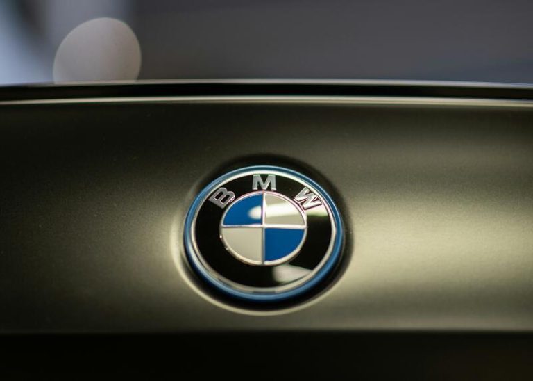 Coches de BMW, Volkswagen y JLR vendidos en Estados Unidos se ‘saltan’ el ‘veto’ a China