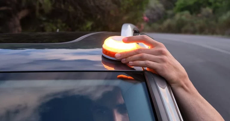 Hasta en Aldi vas a poder comprar el accesorio que obliga a llevar la DGT, con regalo y con un precio inferior al que te imaginas