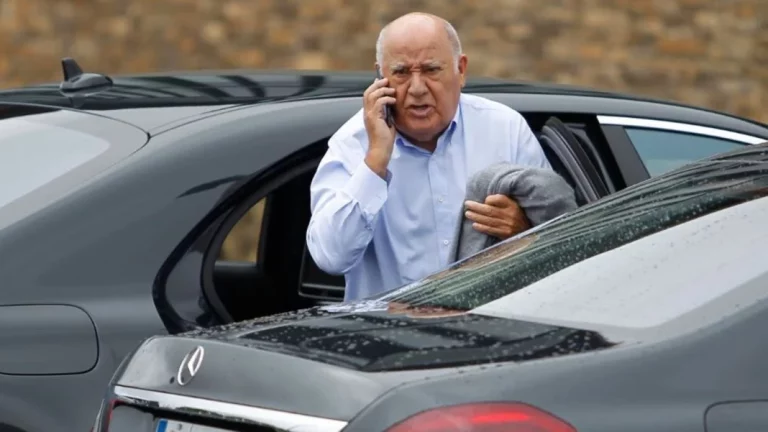 Pudiendo elegir un Rolls-Royce o Cadillac, Amancio Ortega decide pasear arriba de este coche