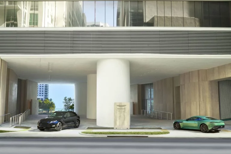 A Aston Martin le quitan de las manos sus lujosos pisos en Miami