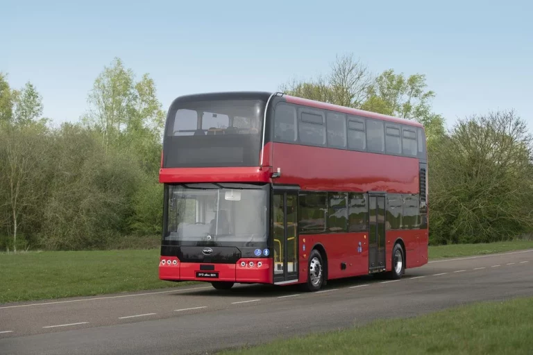 La movilidad eléctrica de BYD conquista Londres con un autobús de dos plantas