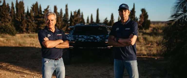 Carlos Sainz vuelve a Ford para correr el Dakar en 2025