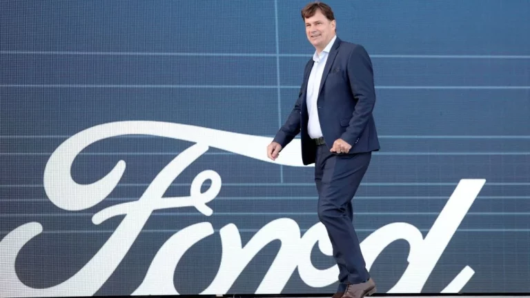 «Ni en un millón de años»: CEO de Ford revela que modelo nunca será eléctrico. Y lo bien que hacen