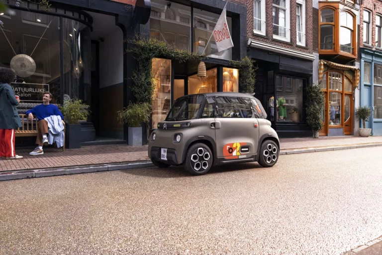 Citroën Ami, estrena color ‘Night Sepia’ por su cumpleaños