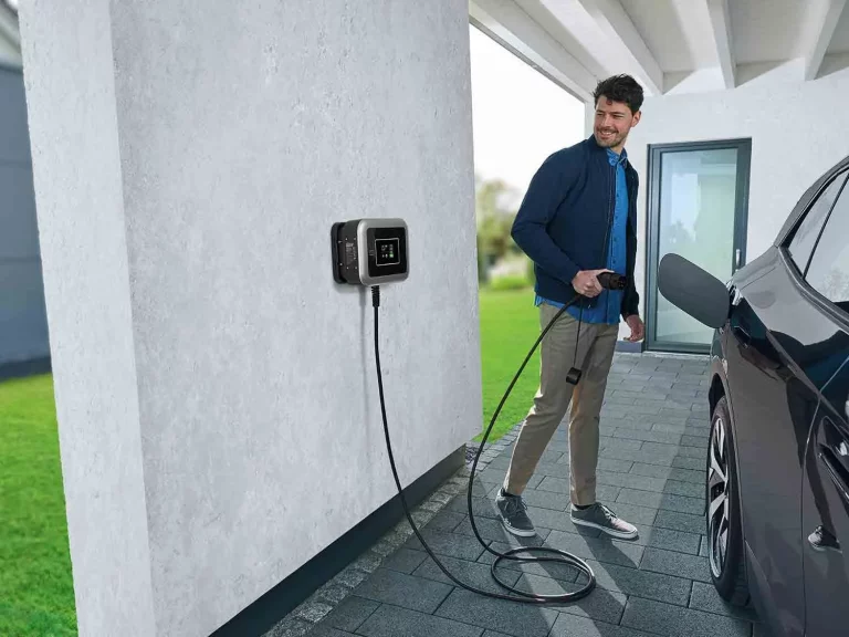 La OCU señala 3 coches eléctricos que son una buena compra