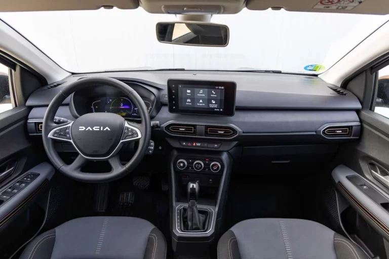 El detalle de equipamiento que lleva un Dacia Sandero de serie pero que no ofrece un Ferrari