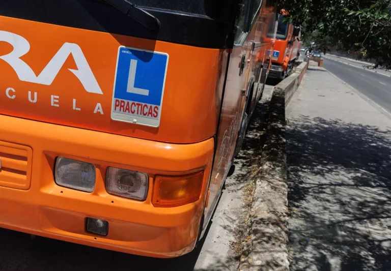 Señales V: es probable que tu coche tenga alguna y no lo sepas