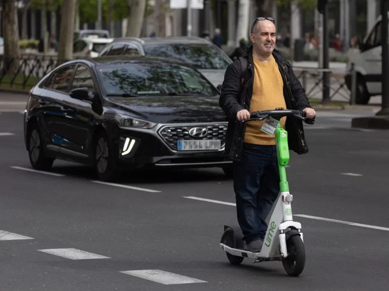 ¿Tienes un patinete eléctrico? Estas son todas las normativas que tienes que cumplir