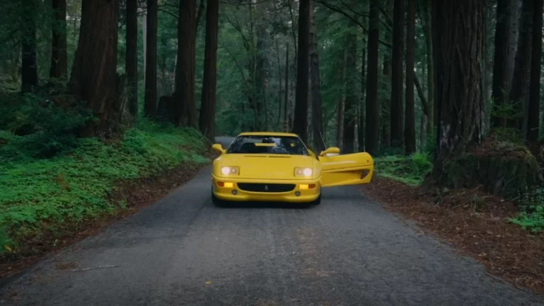 Viaja hasta 1995 para subirte a este Ferrari F355 que te hará más feliz el día: Sube el volumen
