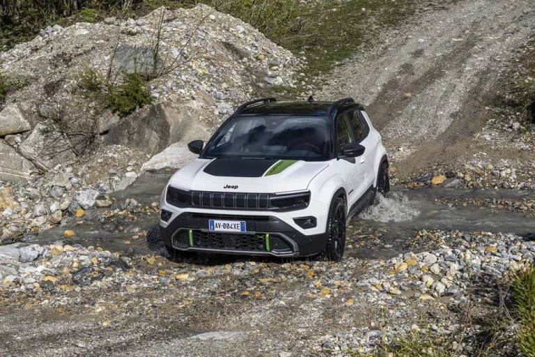 Jeep Avenger 4xe, la opción más aventurera gracias a la tracción total