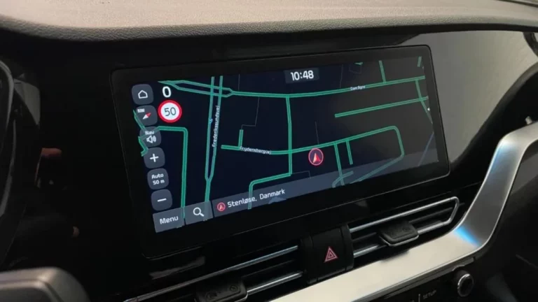 Mercedes, Kia y otras 7 marcas destruyen tu privacidad y revelan tu ubicación sin permiso