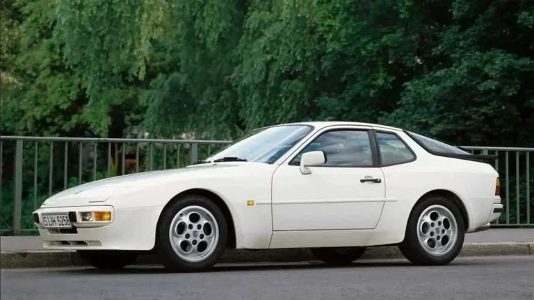 Porsche 944 Turbo 1987 con 18.000 millas: la joya que subasta Bring a Trailer sin reserva