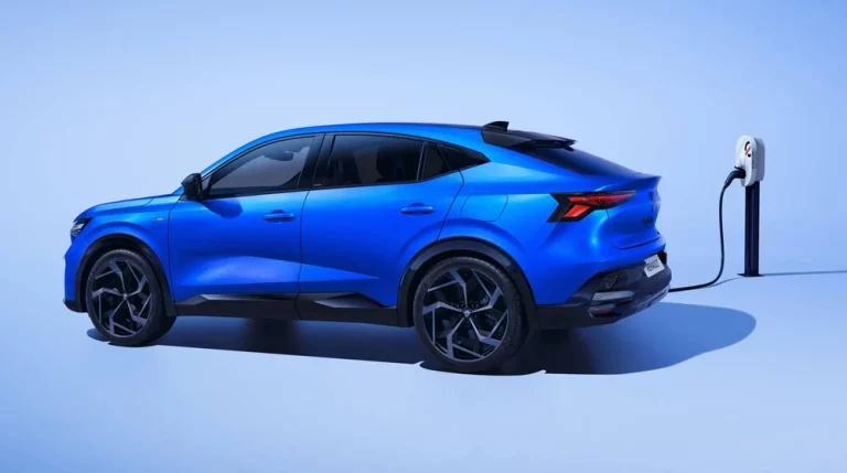 Renault Rafale E-Tech: 4×4, 300 caballos y PHEV
