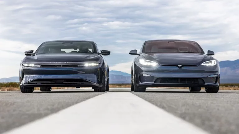 Tesla Model S Plaid contra Lucid Air Sapphire: La carrera de berlinas eléctricas que estabas deseando ver