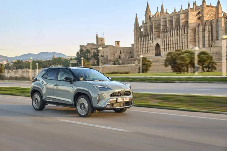 Probamos el Toyota Yaris Cross 2024. Mejora donde era necesario