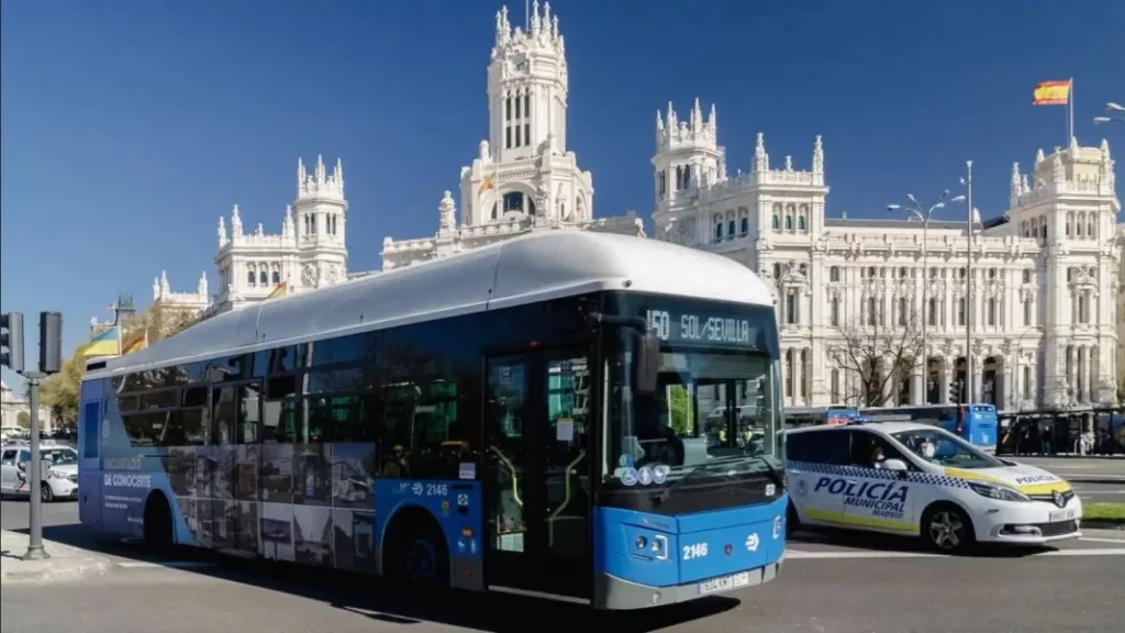 "La única forma de acceder será en transporte público": Pere Navarro blinda las ciudades también a las motos, que no podrán entrar 2 Motor16 Transporte publico Madrid Motor16