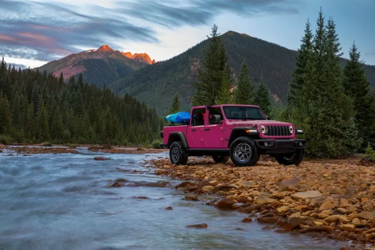Estrena un Jeep Gladiator 2024 en color Tuscadero este verano