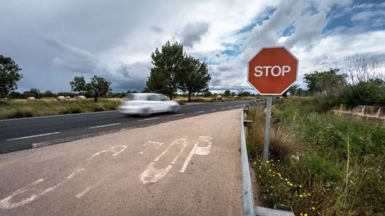 La Guardia Civil de Tráfico intercepta al conductor novel más rápido del mundo: ‘Iba a 214 km/h’