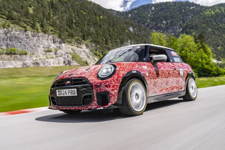 Finalmente, habrá un Mini John Cooper Works con motor de gasolina