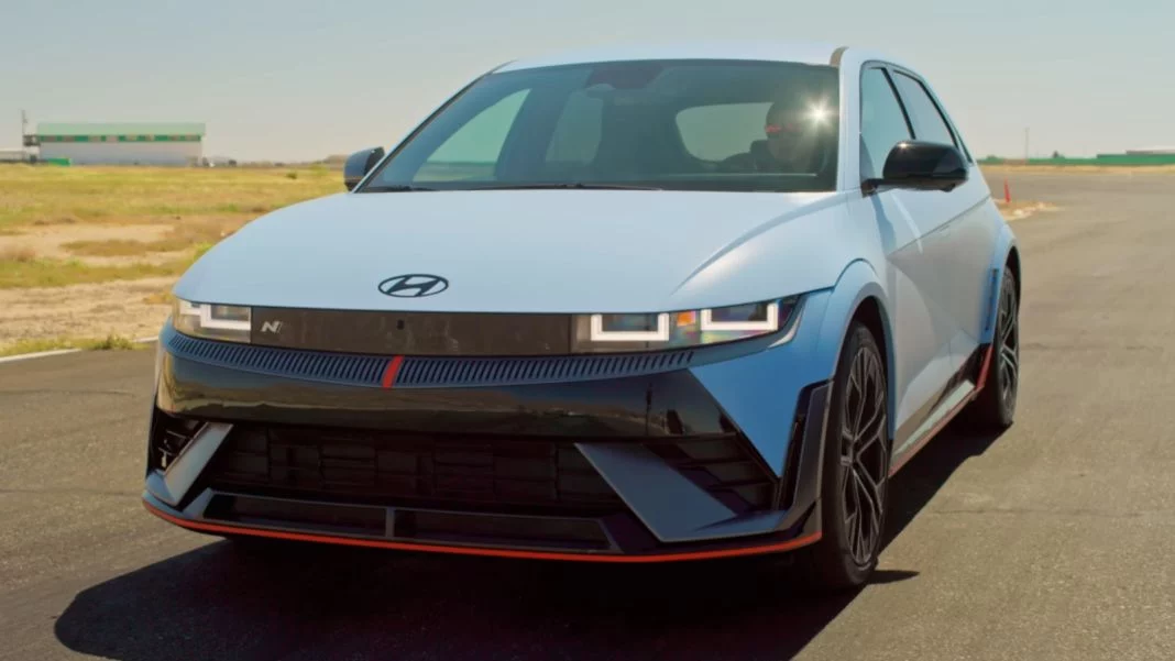 El misil eléctrico de Hyundai se enfrenta a cuatro SUV de gasolina con hasta 660 CV.
