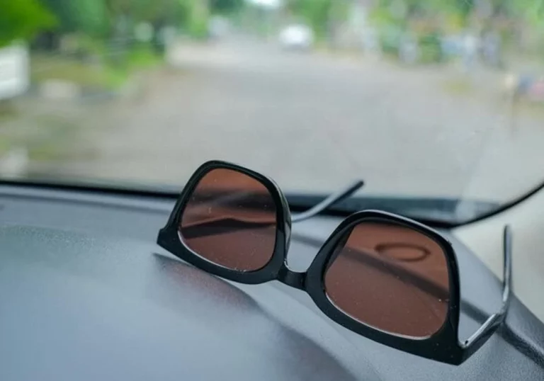 Si conduces con gafas o con lentillas esto te interesa: La DGT anuncia nuevas multas