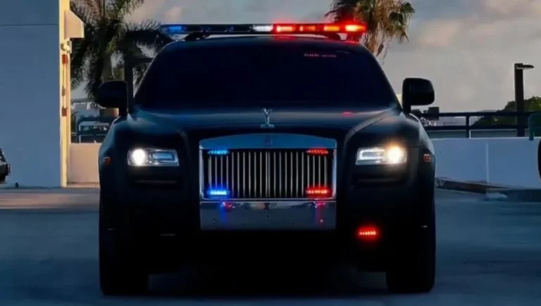 La policía de Miami Beach estrena el coche que se merece