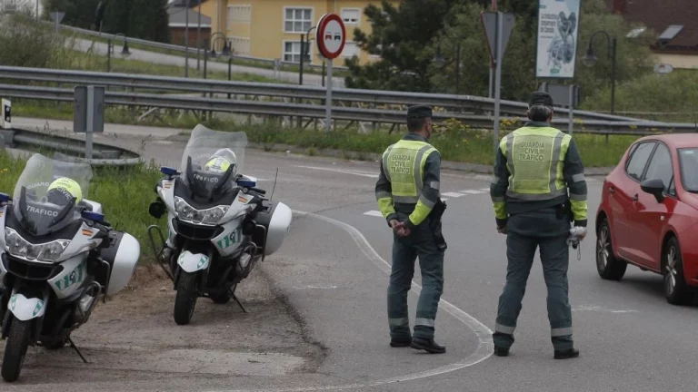 Si conduces por estas 6 comunidades autónomas no corras: La DGT ya usa sus motos camufladas