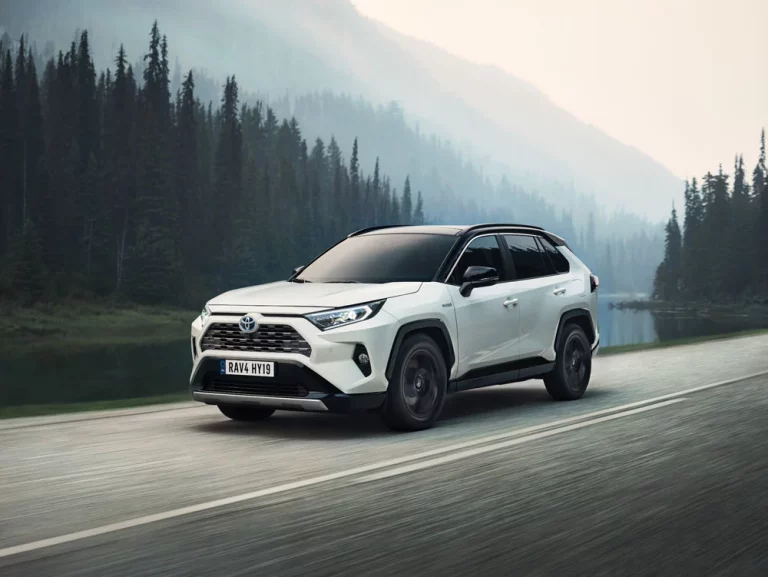 El día que el Toyota RAV4 acabó con el éxito del colosal Ford F-150