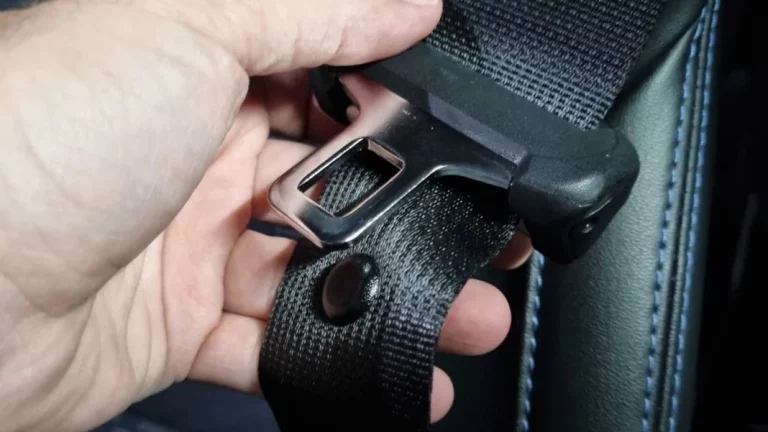 El secreto que esconde el cinturón de seguridad de tu coche y con el que vacilarás a tus amigos este fin de semana