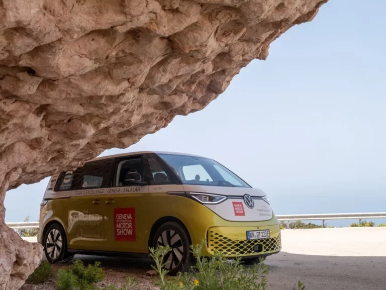 12.500 kilómetros y 20 países con un coche eléctrico desafiando la falta de cargadores
