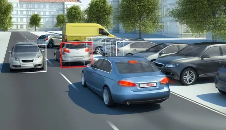 Dos nuevos dispositivos que la DGT te obligará a llevar en tu coche: El primero a partir de julio