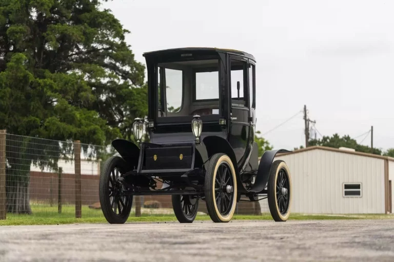 Waverley Model 93 EV: El bisabuelo del Tesla Model 3 puede ser tuyo