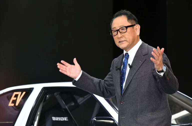 El sueldo de Akio Toyoda, presidente de Toyota, va al rebufo del de Elon Musk
