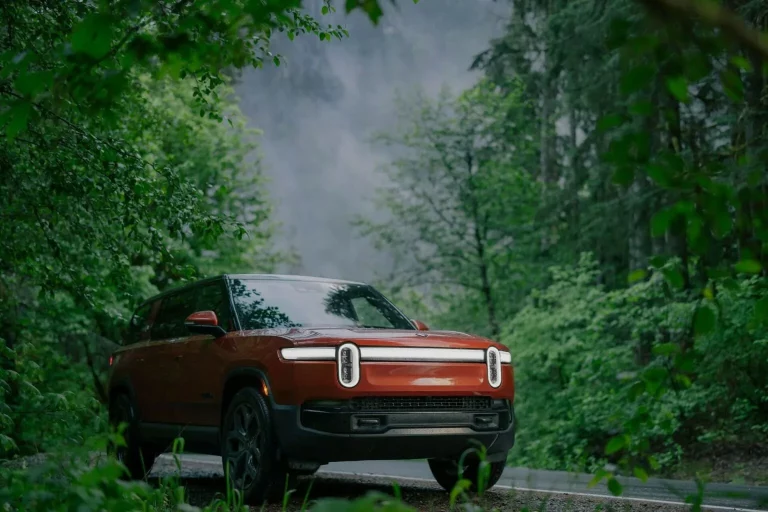 R1S y R1T: Rivian presenta la segunda entrega de estos electrizantes vehículos