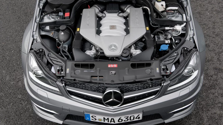Mercedes-AMG vuelve al V8 y abandona el cuatro cilindros