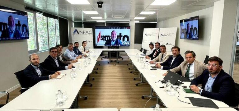 Anfac y Sernauto: Reunión clave para el futuro de la automoción en España
