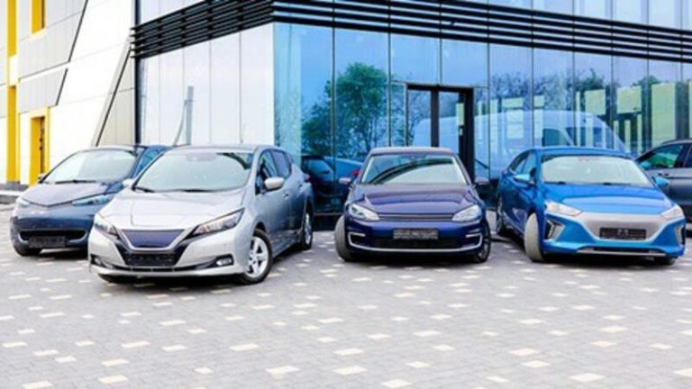 OCU avisa de los dos factores que frenan el desarrollo del coche eléctrico