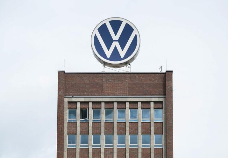 Volkswagen y Rivian unen sus fuerzas para desarrollar coches eléctricos