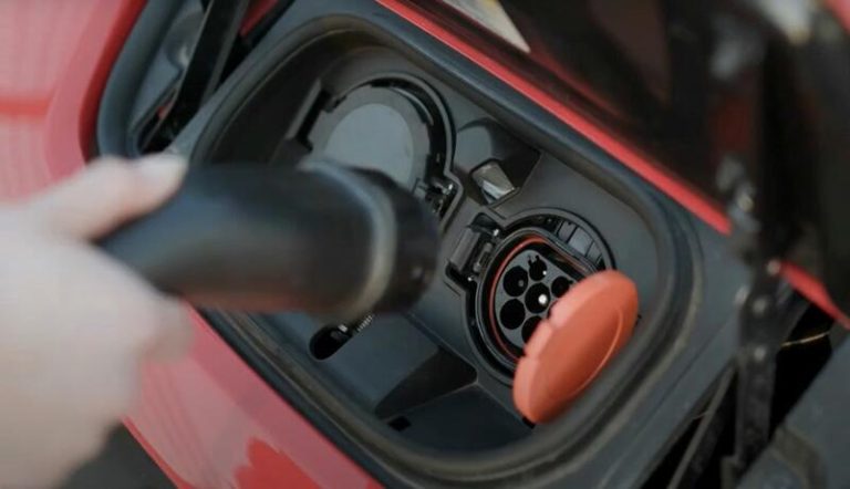 Europa será más dependiente: Importará el 65% de los metales para fabricar baterías