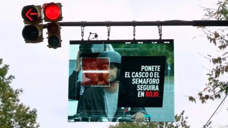 Argentina ha estrenado los semáforos más avanzados del mundo y con los que sueña la DGT
