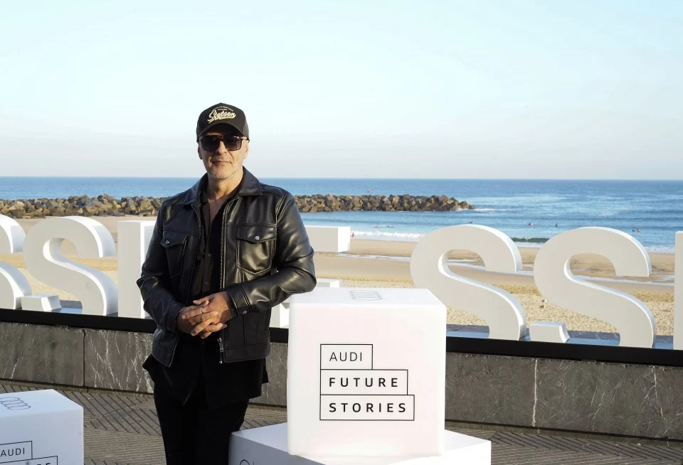 Audi ya tiene ganador para su corto de cine: su historia tiene al Q3 Sportback e-hybrid como protagonista 3 Motor16 Audi Future Stories roberto alamo corto ganador 2023 Motor16