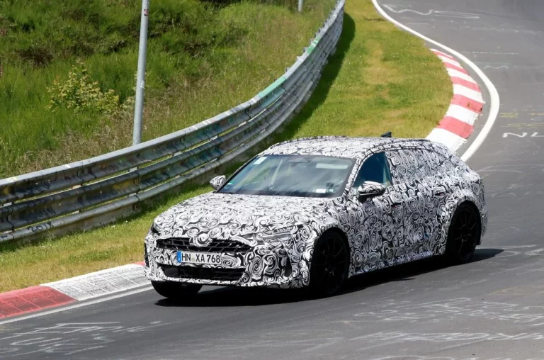 Fotos espía del Audi RS 7 Avant. El heredero de una leyenda