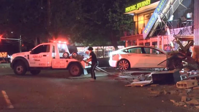 Ni su famoso Autopilot sirvió a este Tesla Model S para salvarse de este accidente