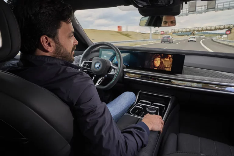 El primer coche del mundo con dos niveles de conducción autónoma